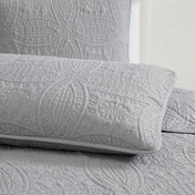 Mellanni Bedspread Coverlet Set Light Gray - Reversible Bedding Cover - Oversized Quilt Set, 2 Piece, Twin / Twin XL, Light Gray