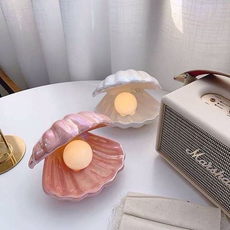 PearlGlow: Ceramic Shell Night Light for Elegant Bedroom Decor