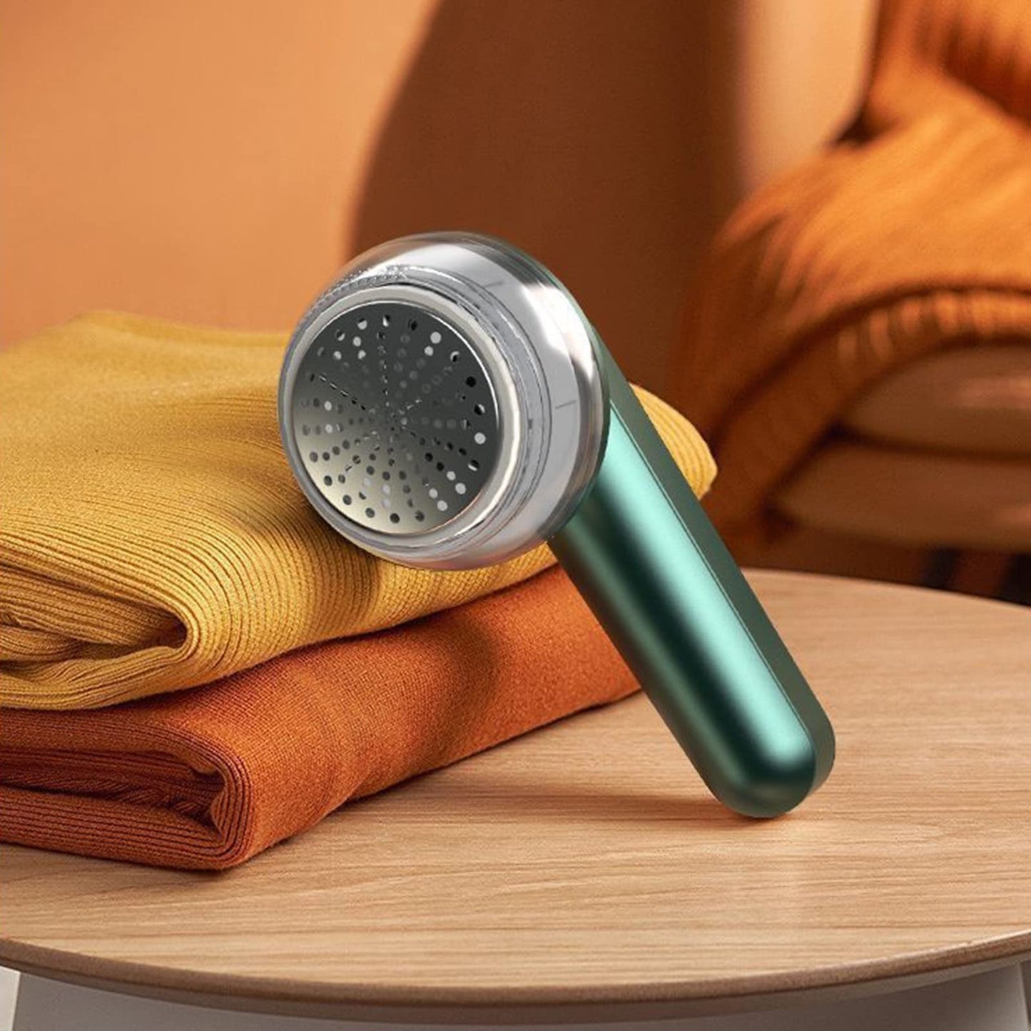 FluffAway: Portable USB Rechargeable Lint Remover for Clothes