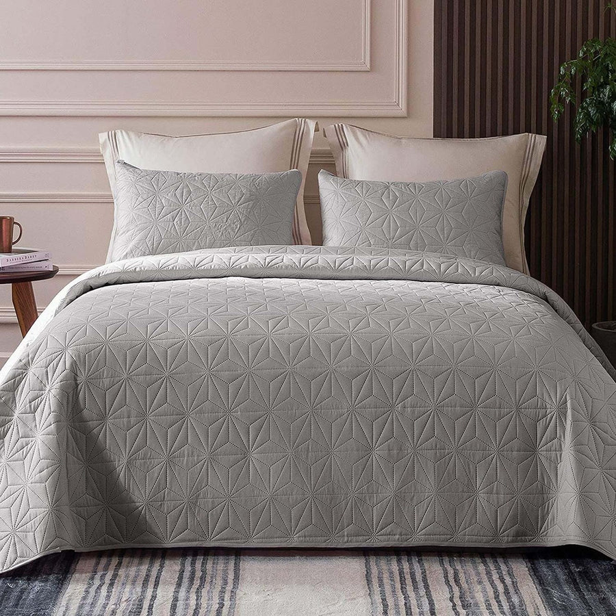 Whale Flotilla Microfiber Twin Size (68x88 inches) Quilt Set Lightweight Quilted Bedspreads Coverlets Set with Stars Pattern, Light Grey, 2 Piece (1